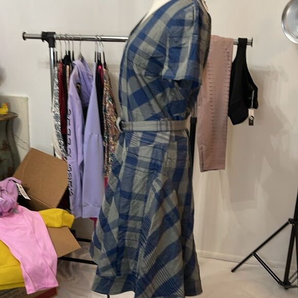NWT Club Monaco Plaid Seamed V-Neck Dress size 6 - Picture 6 of 13